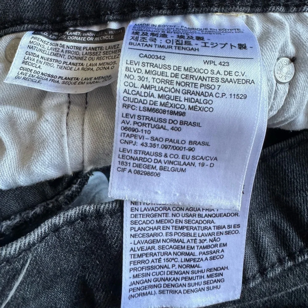 Levi's Classic Black Denim jeans